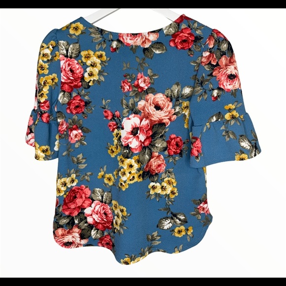 GREEN ENVELOPE LA Floral Blouse With Crop Flutter Detail Sleeves Blue Size Small - Picture 6 of 8